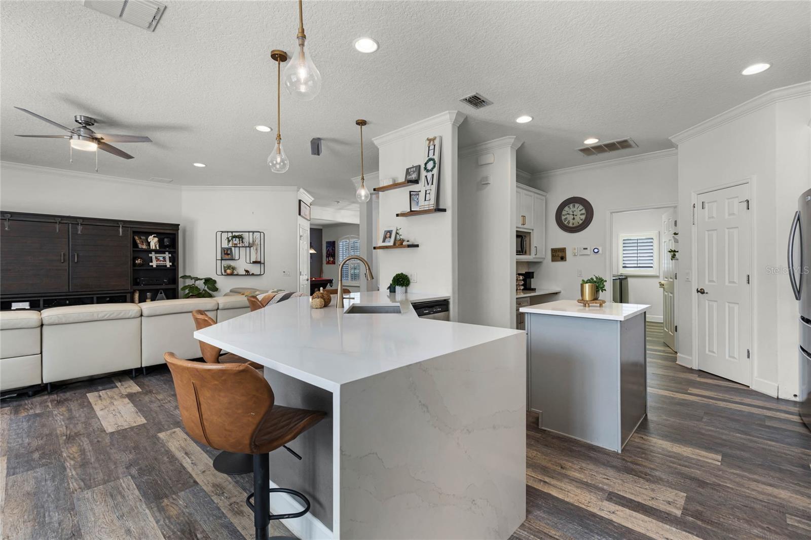 619 RICHARD L MARK DR
