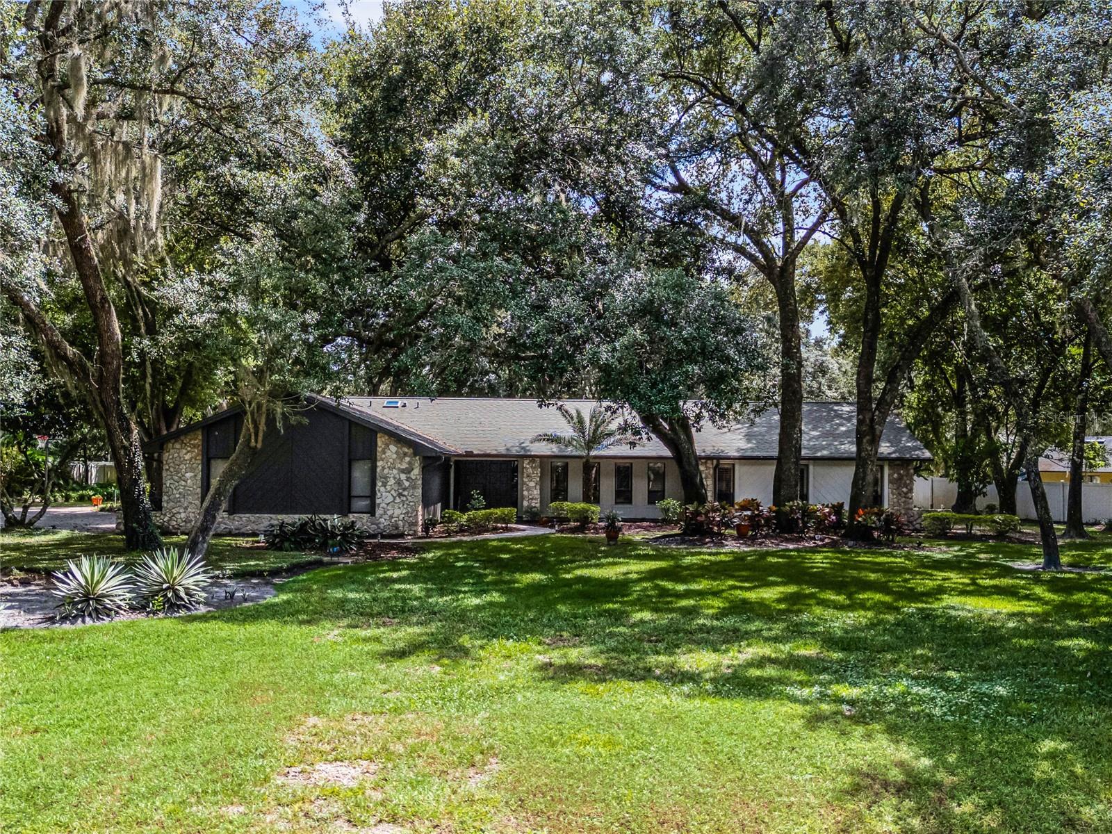 111 W GREENTREE LN
