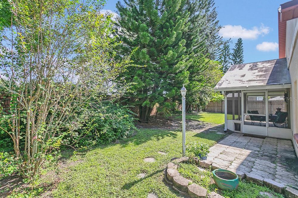 1077 COUNTRY COVE CT