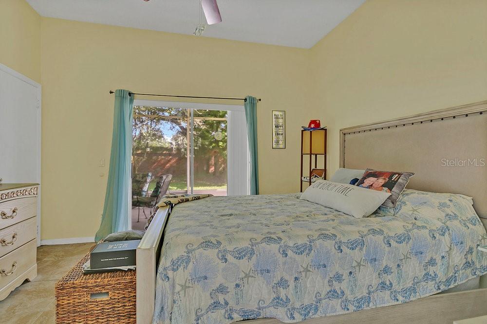 1077 COUNTRY COVE CT