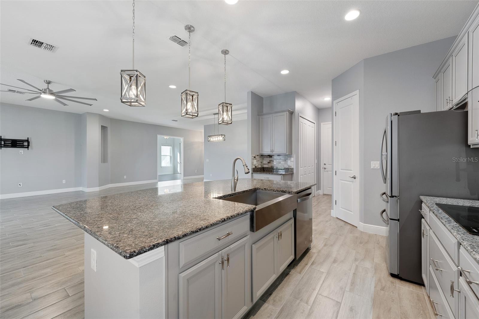 5493 ORANGE ORCHARD DR