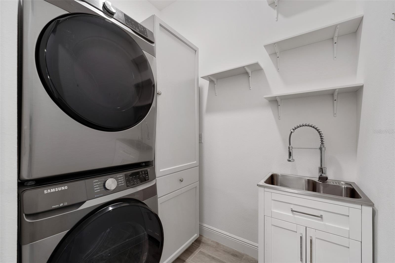 5493 ORANGE ORCHARD DR