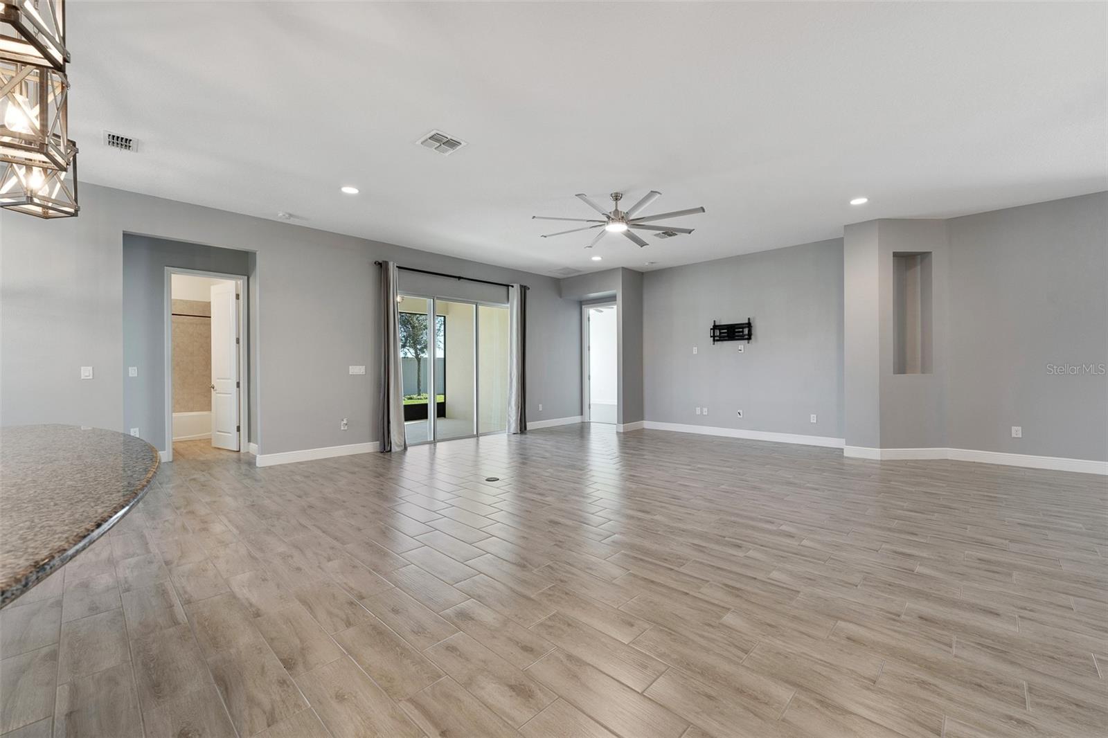 5493 ORANGE ORCHARD DR