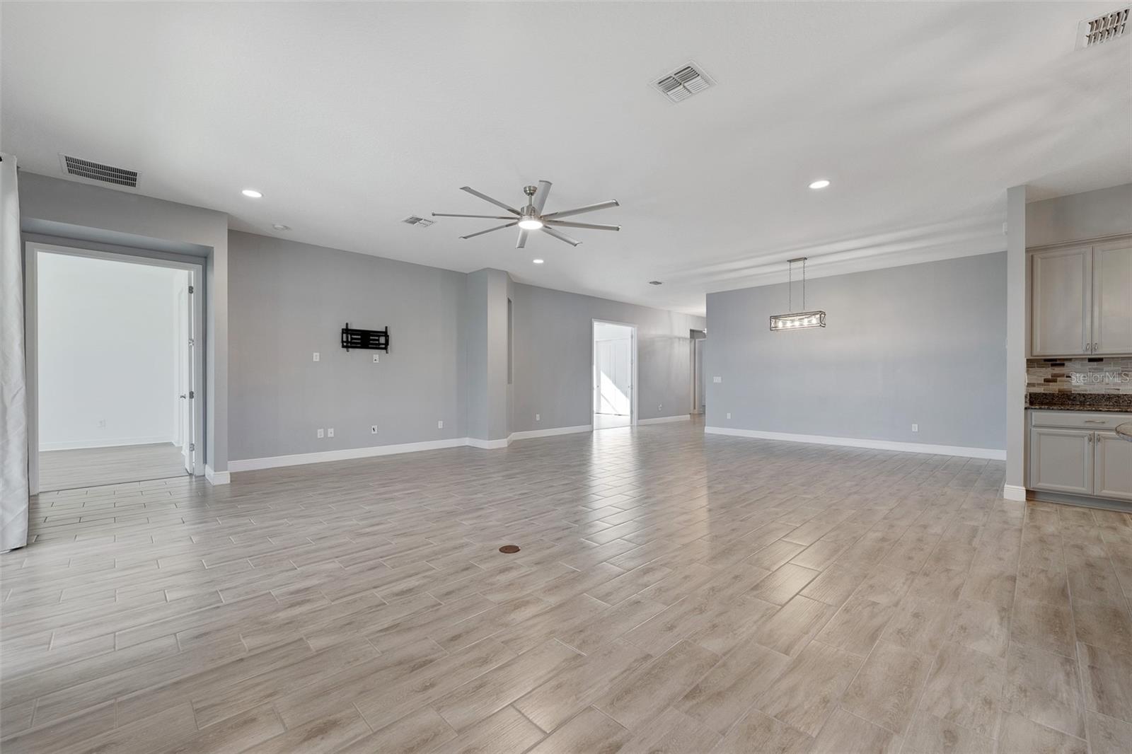 5493 ORANGE ORCHARD DR