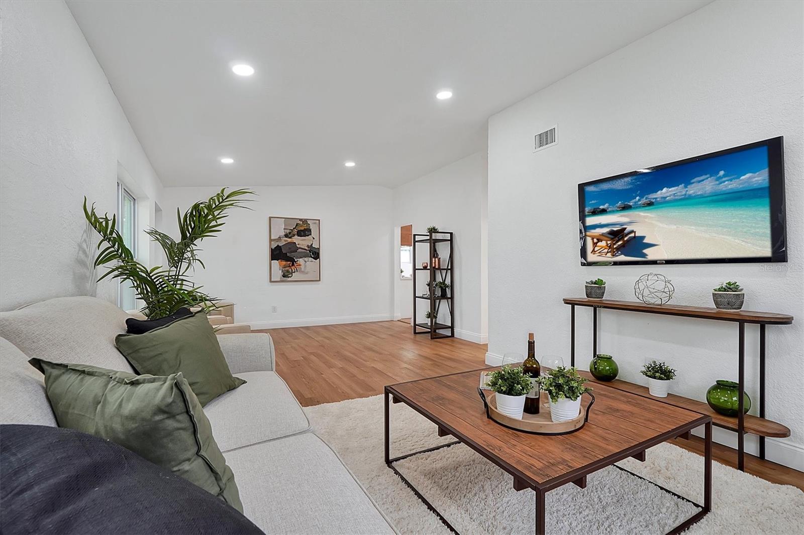 1711 WHITE AVE