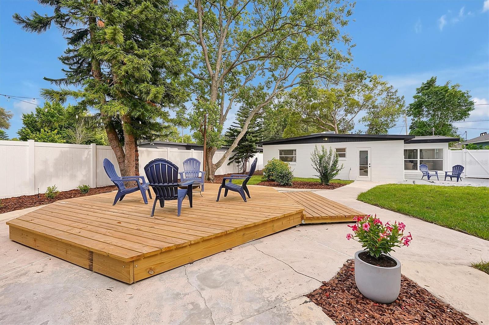 1711 WHITE AVE