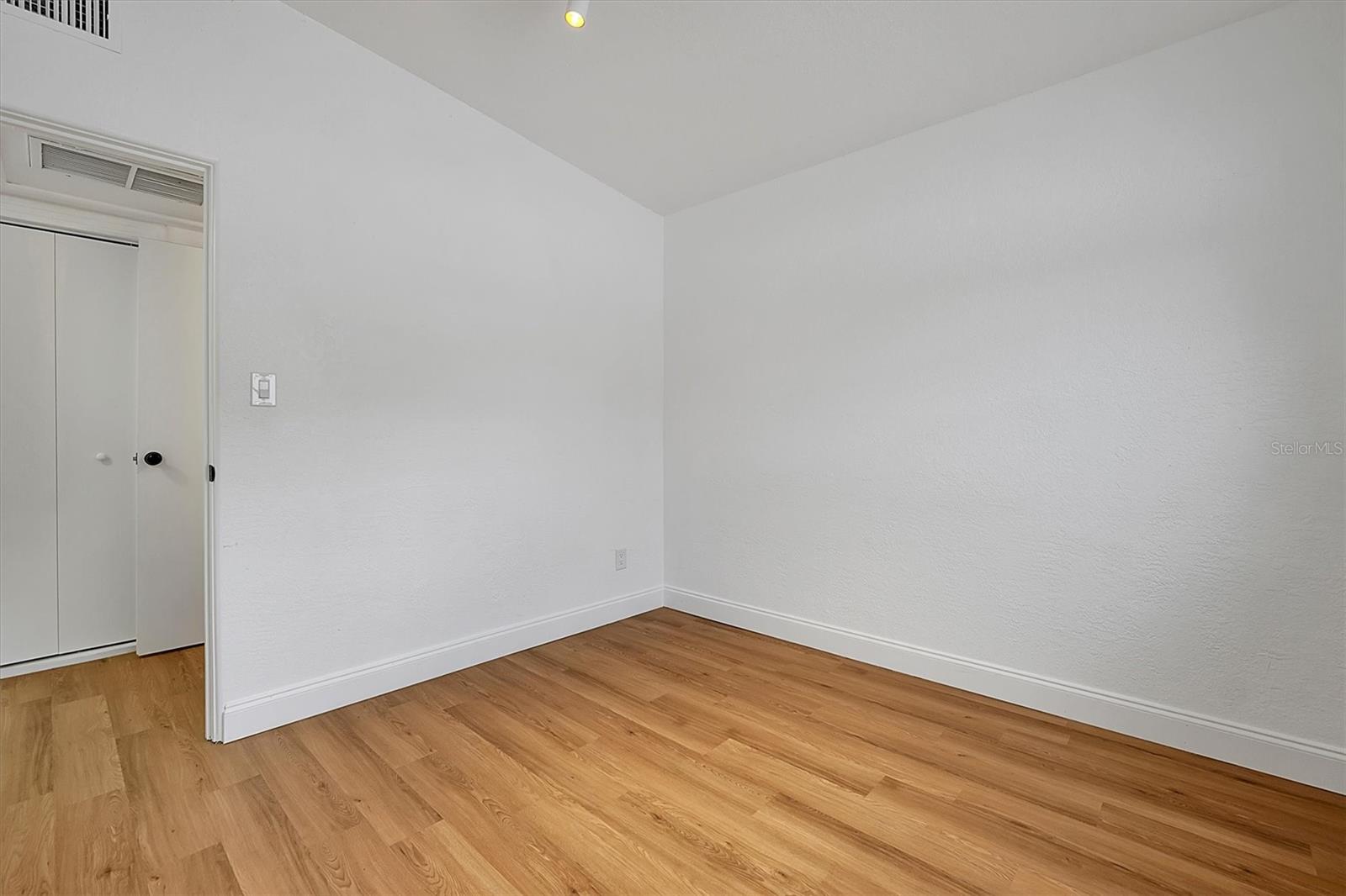 1711 WHITE AVE