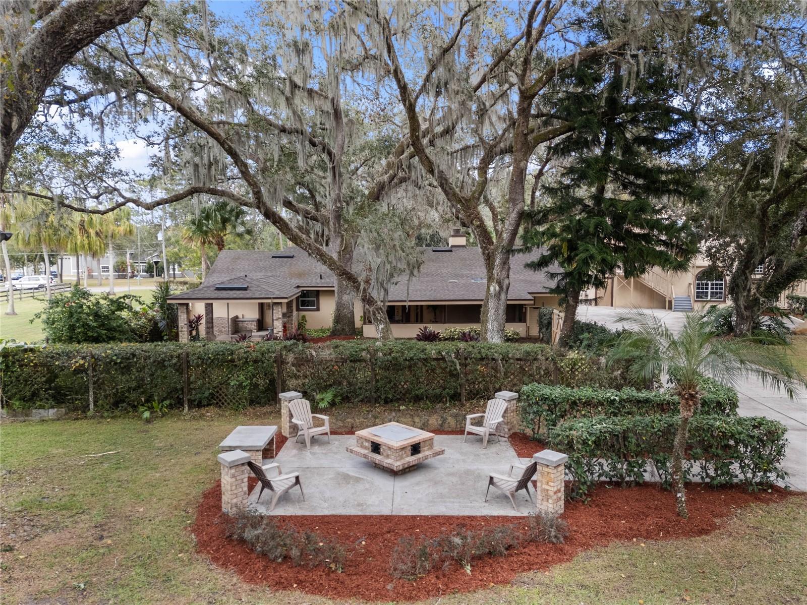 502 N NOEL CT