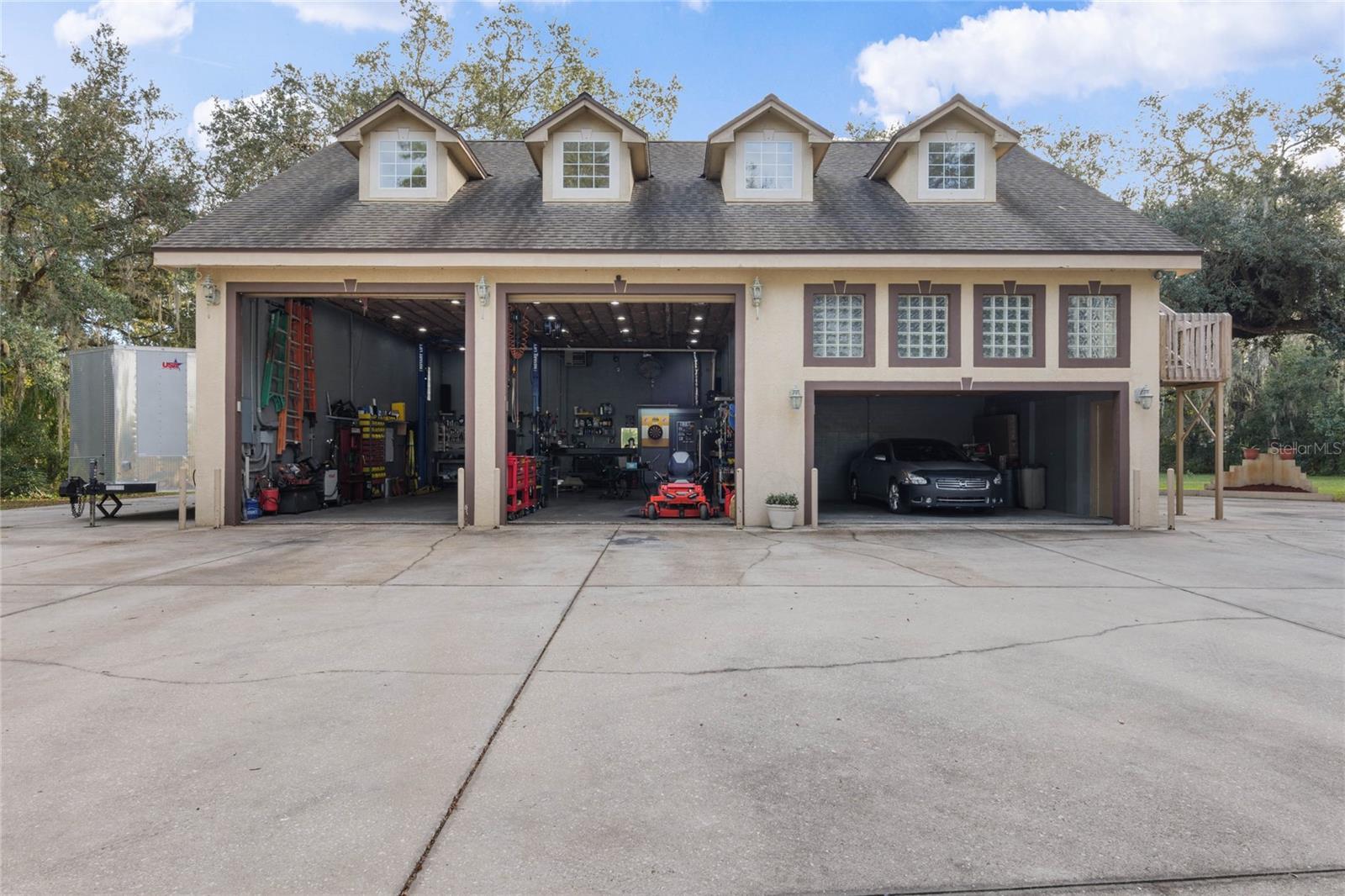 502 N NOEL CT
