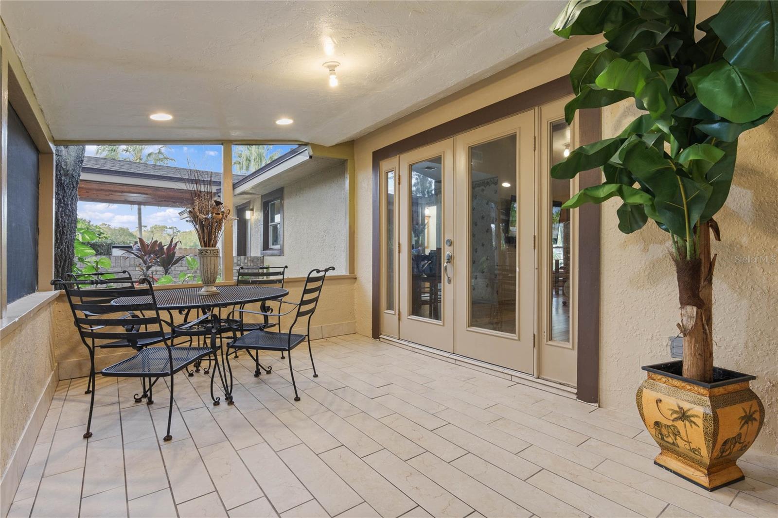 502 N NOEL CT