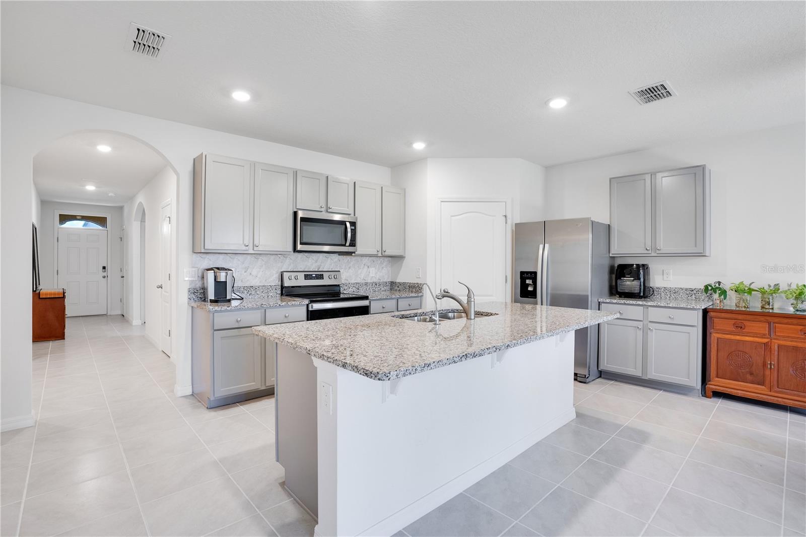 344 AMERICAN HOLLY AVE