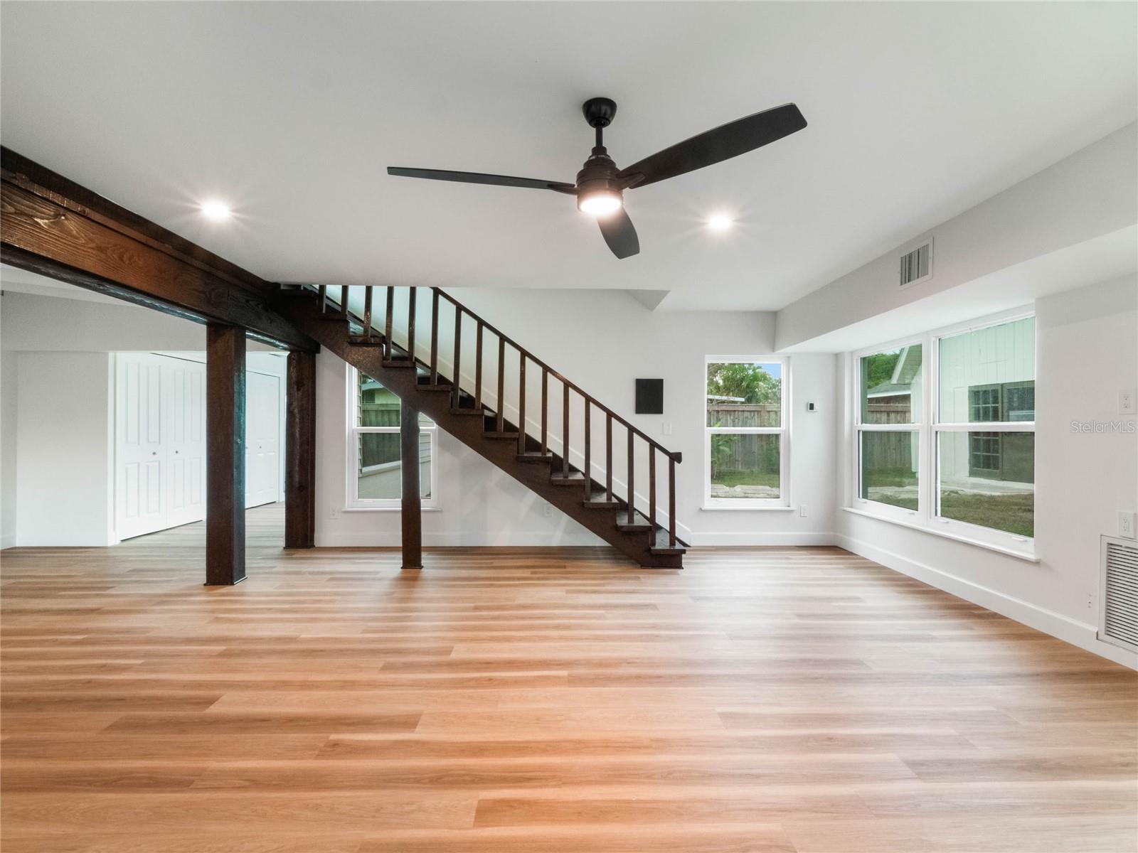 2207 HOMEWOOD DR