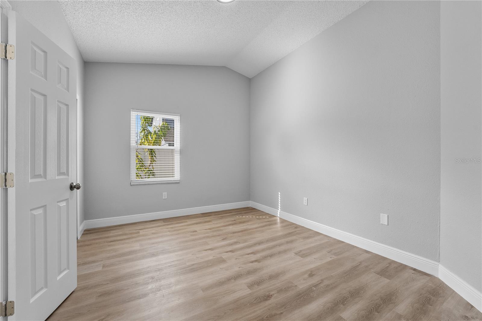1058 FLORIDA HOLLY DR