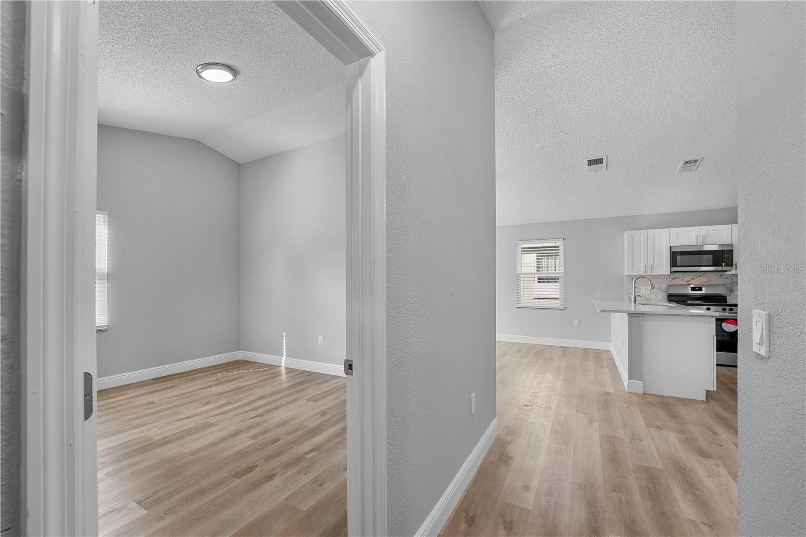 1058 FLORIDA HOLLY DR