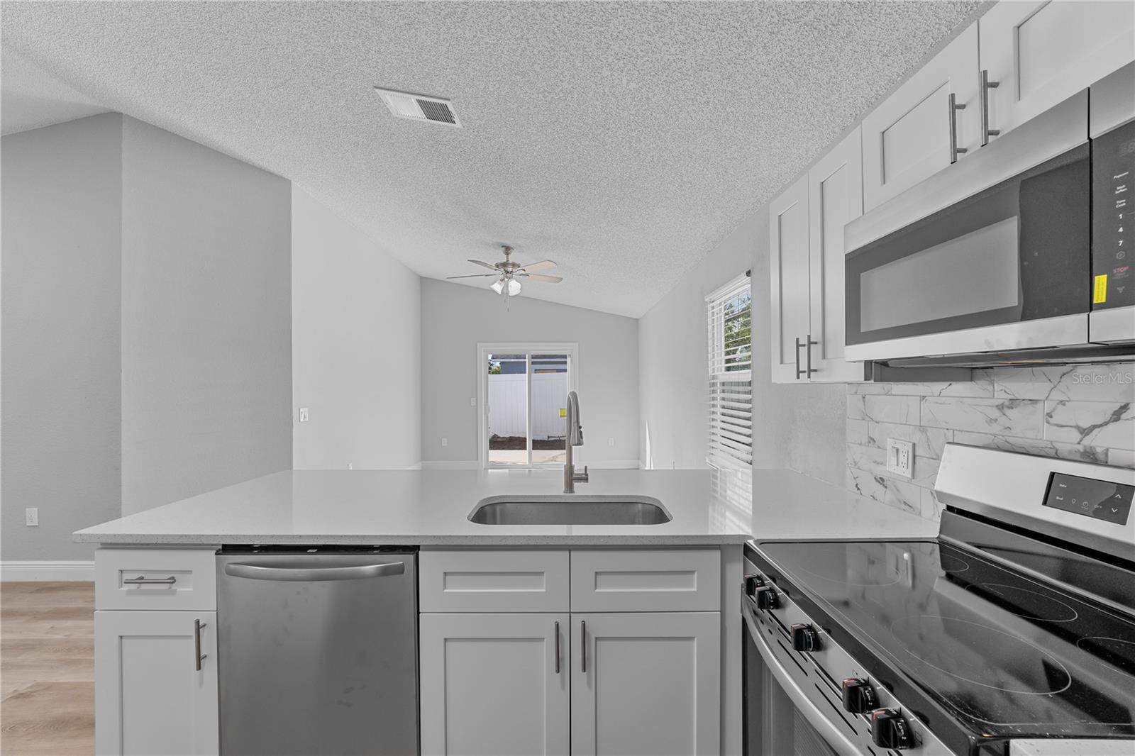 1058 FLORIDA HOLLY DR