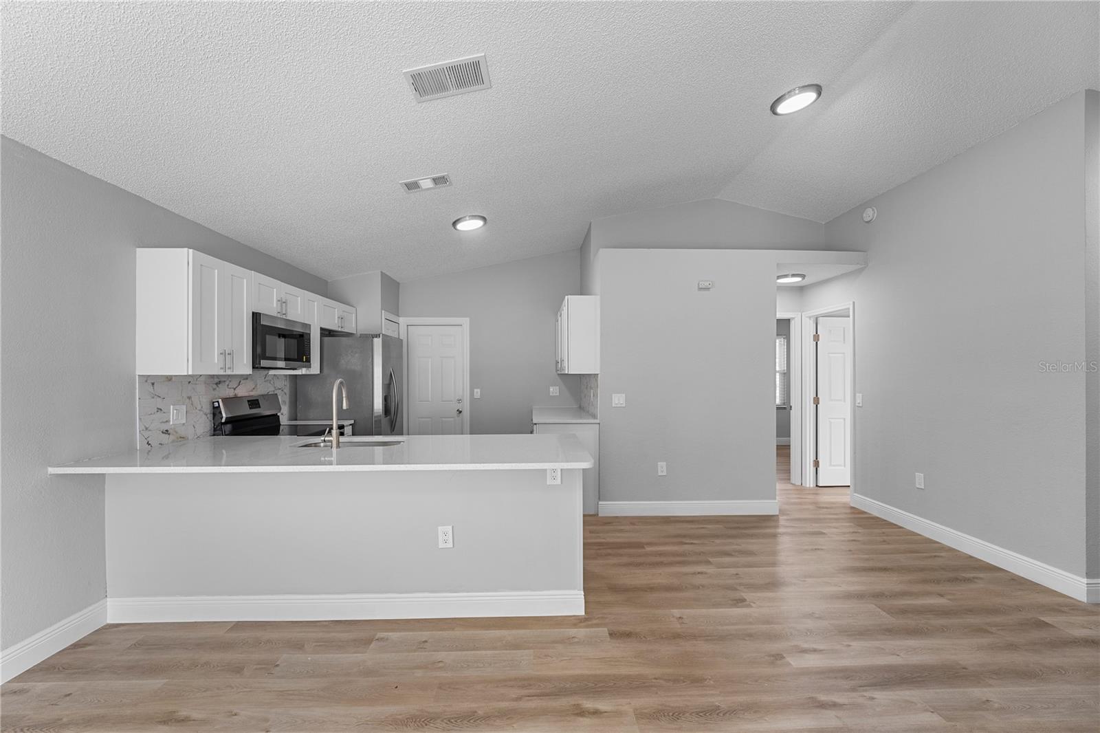 1058 FLORIDA HOLLY DR