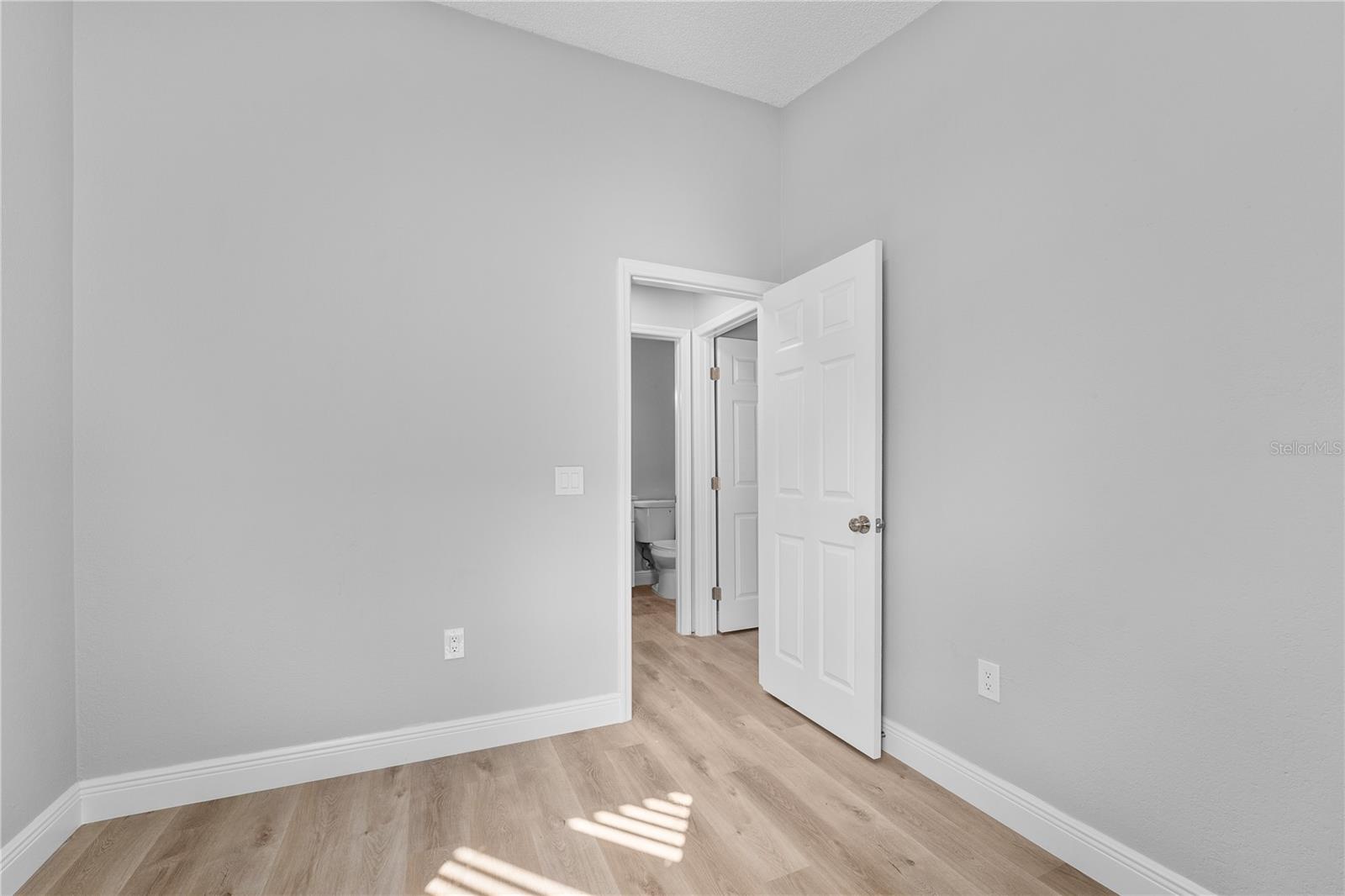1058 FLORIDA HOLLY DR