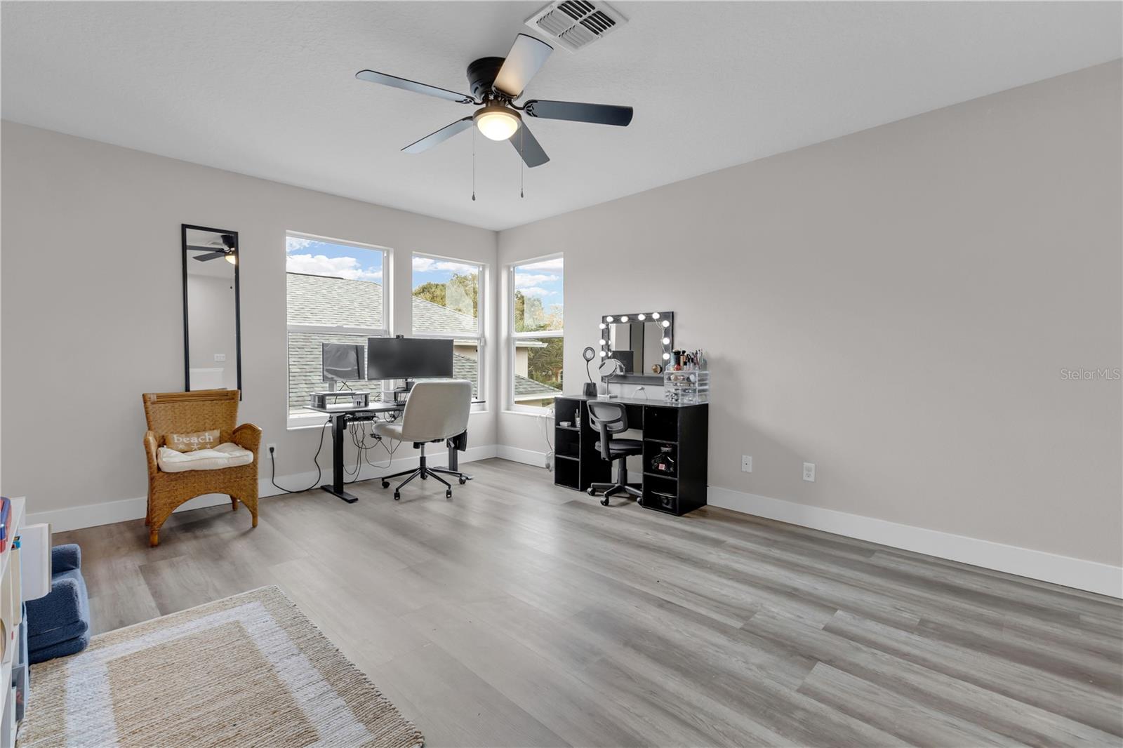 11013 CREIGHTON DR