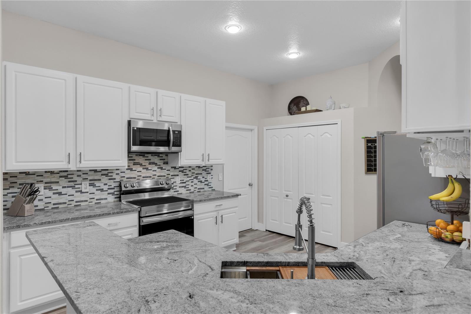 11013 CREIGHTON DR