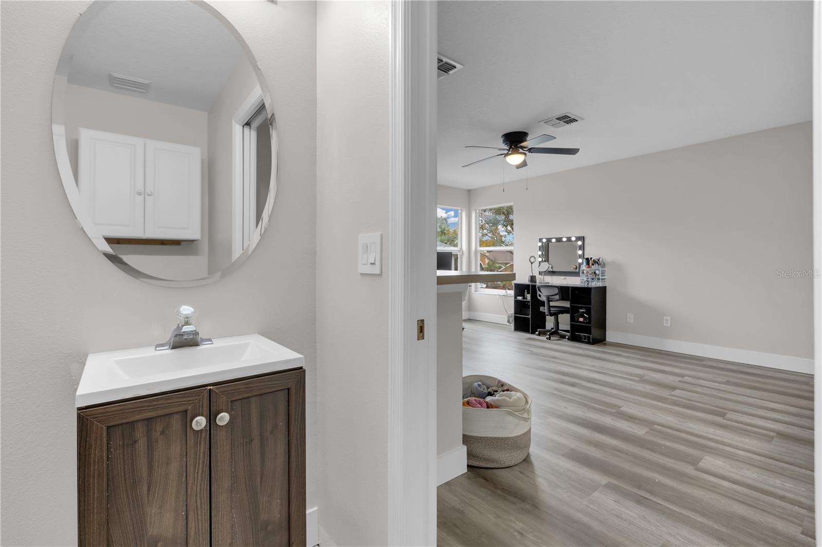 11013 CREIGHTON DR