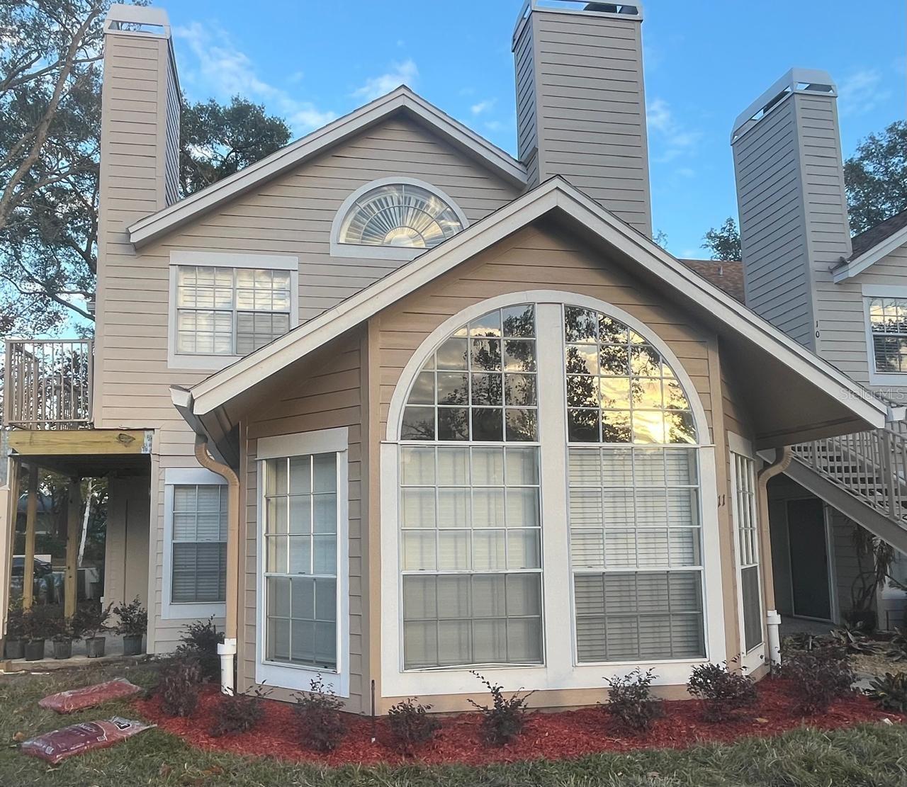 590 BLOOMINGTON CT #11