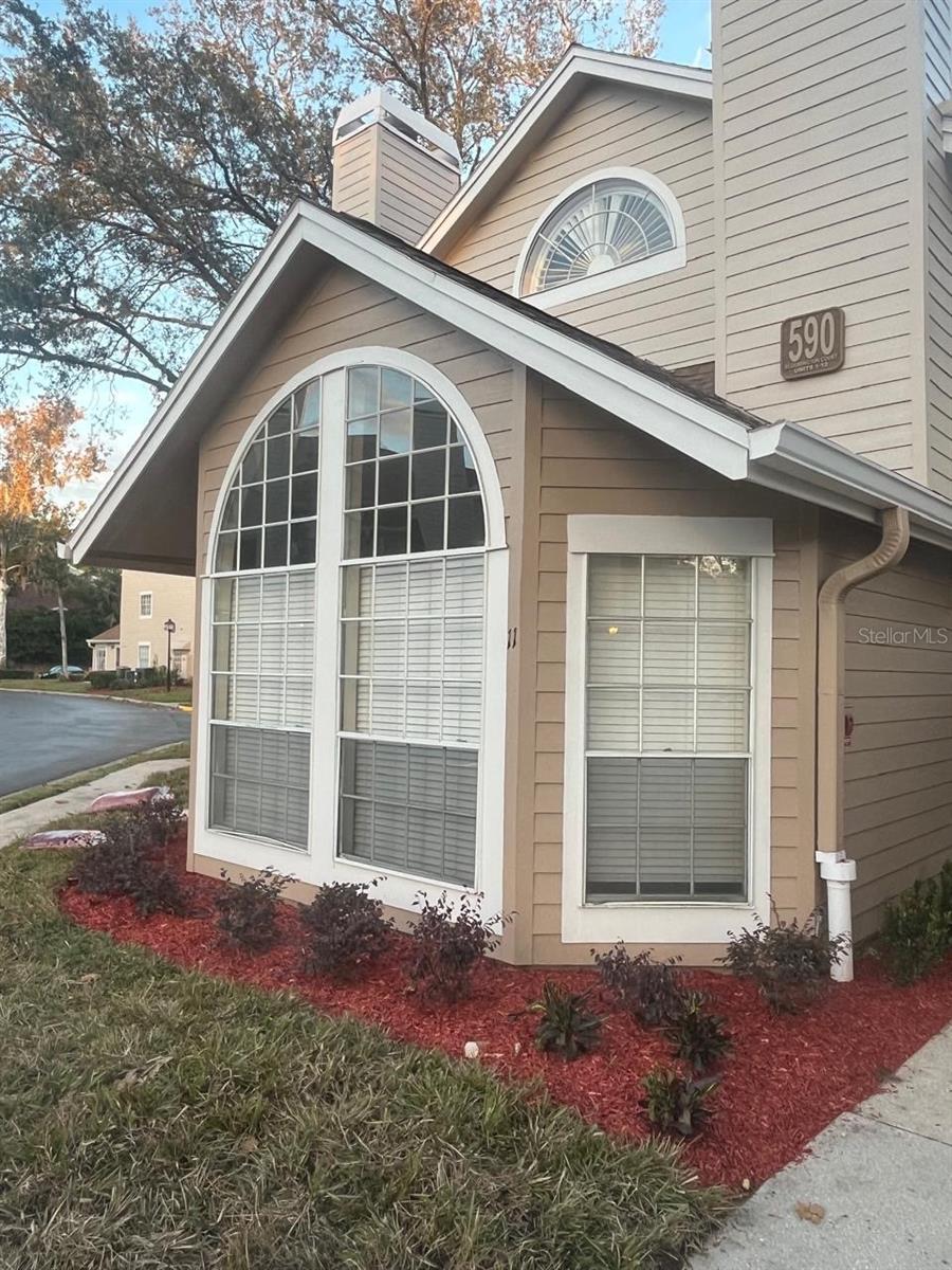 590 BLOOMINGTON CT #11