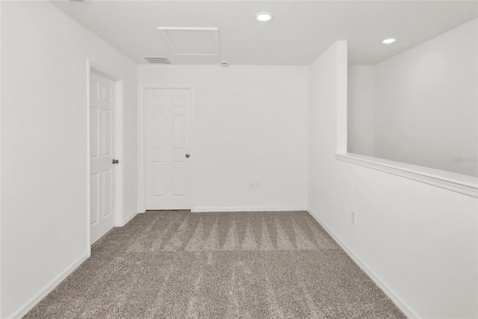 2090 CRAPE JASMINE LN