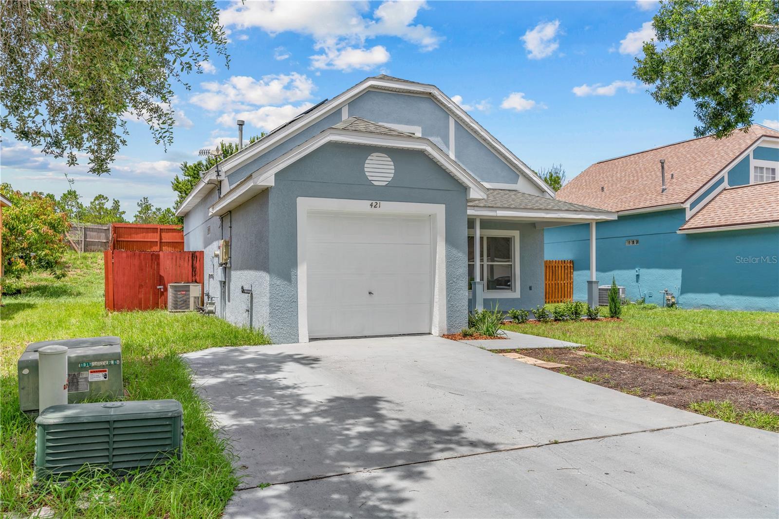 421 ROLLINS DR