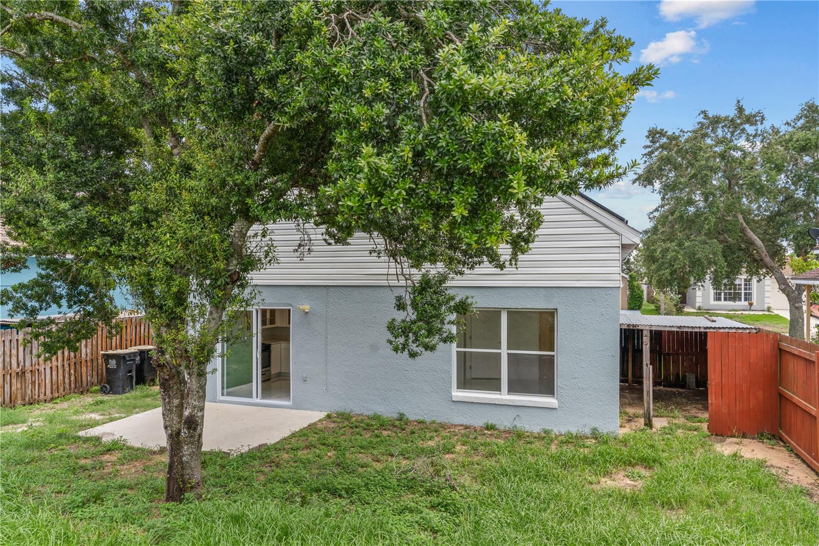 421 ROLLINS DR