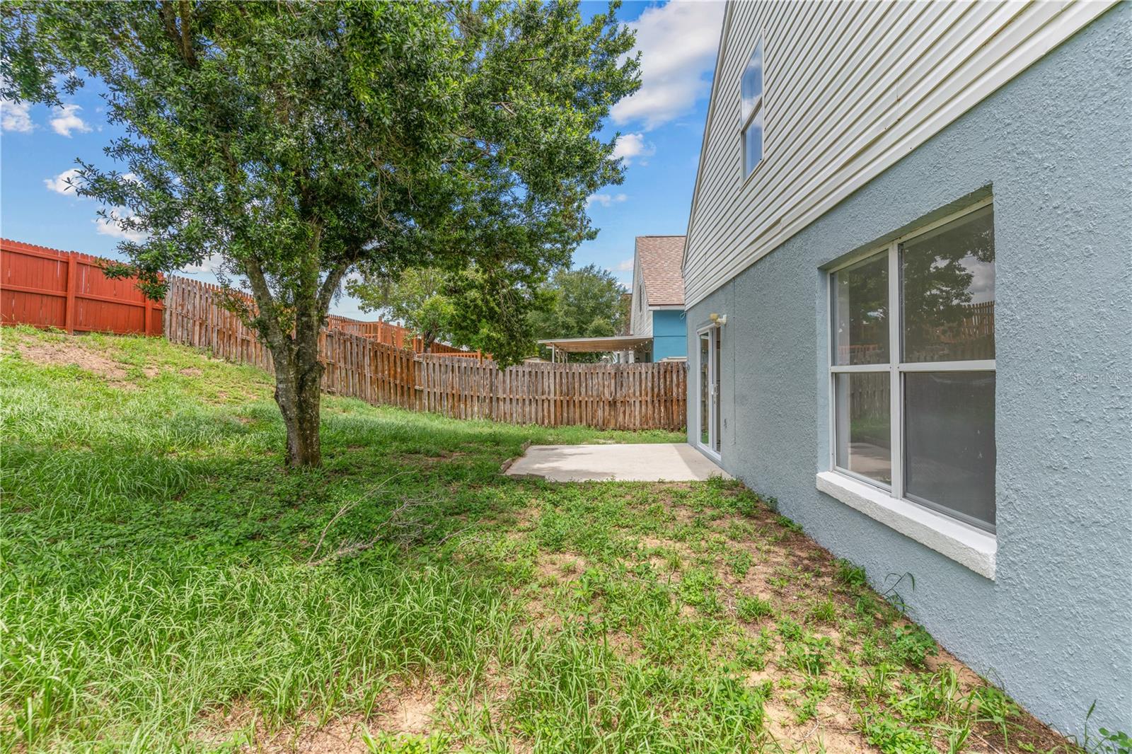 421 ROLLINS DR
