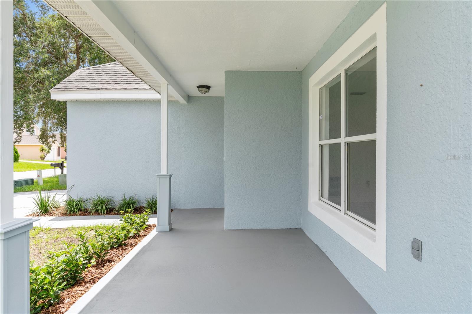 421 ROLLINS DR