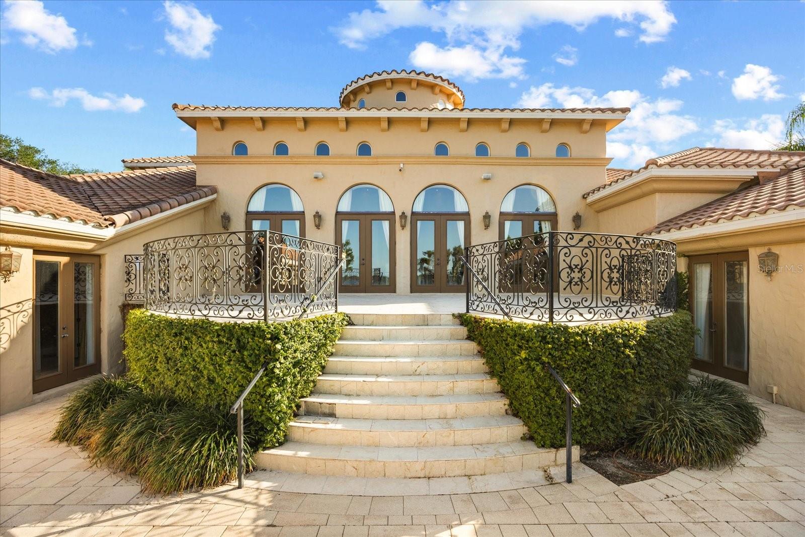 1112 ORANGE AVE