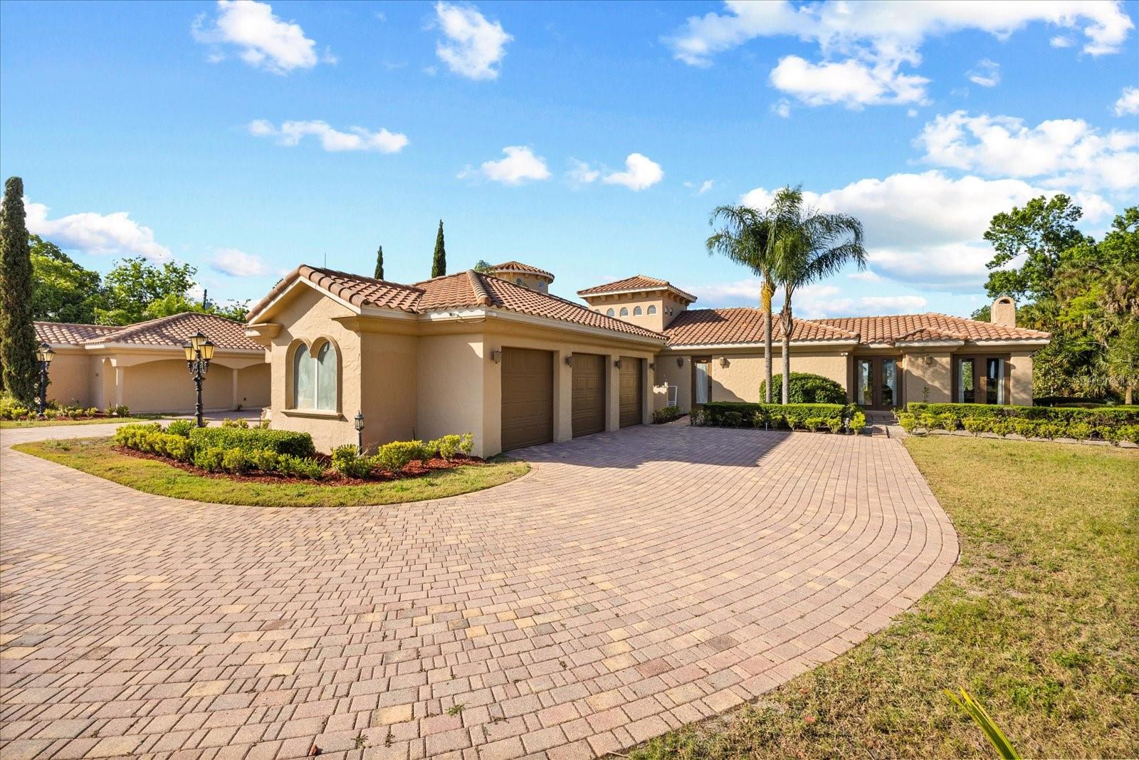 1112 ORANGE AVE