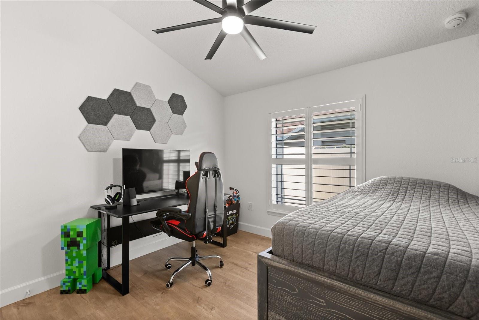 189 HAMMOCK OAK CIR