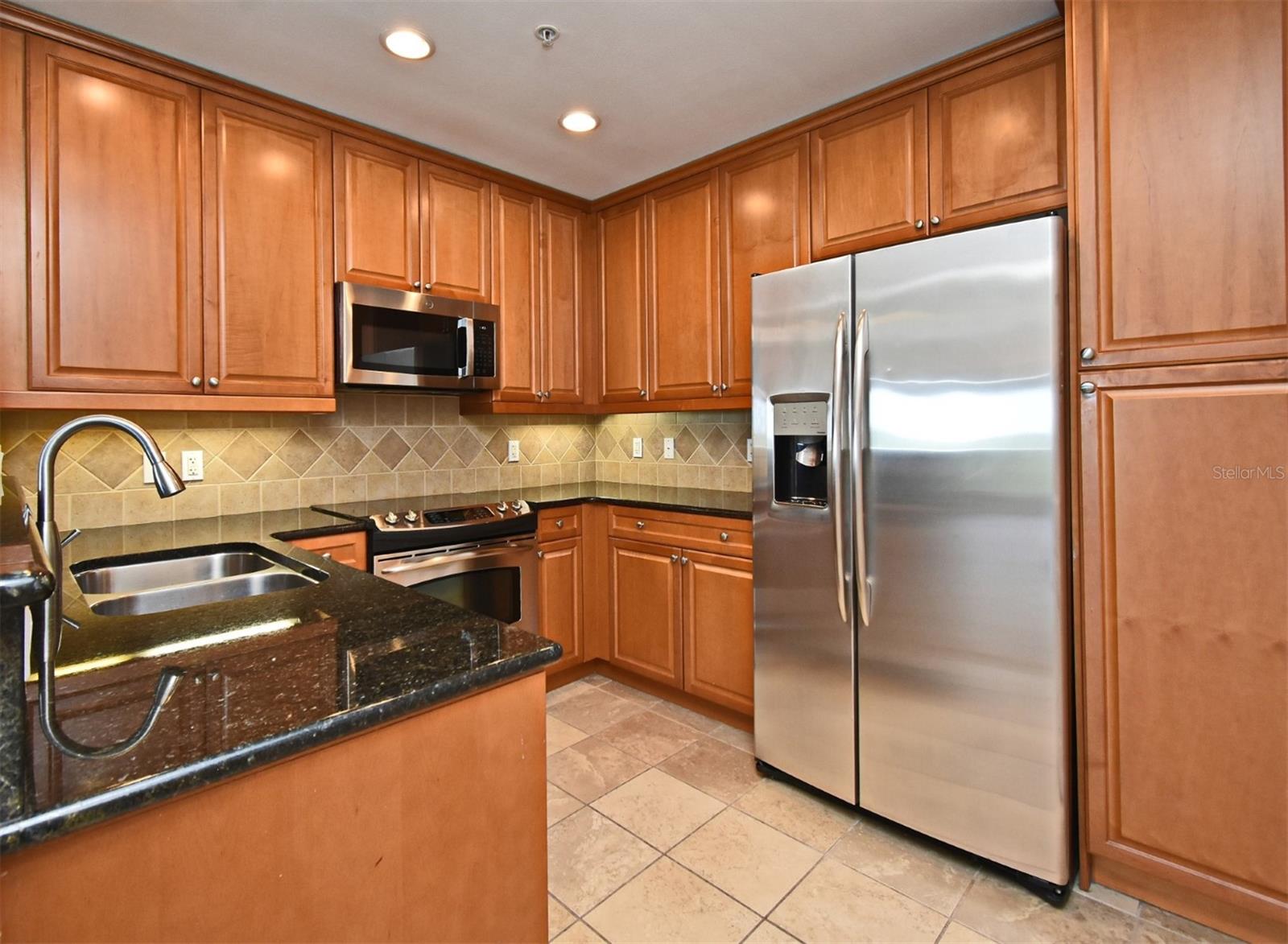 2305 EDGEWATER DR #171