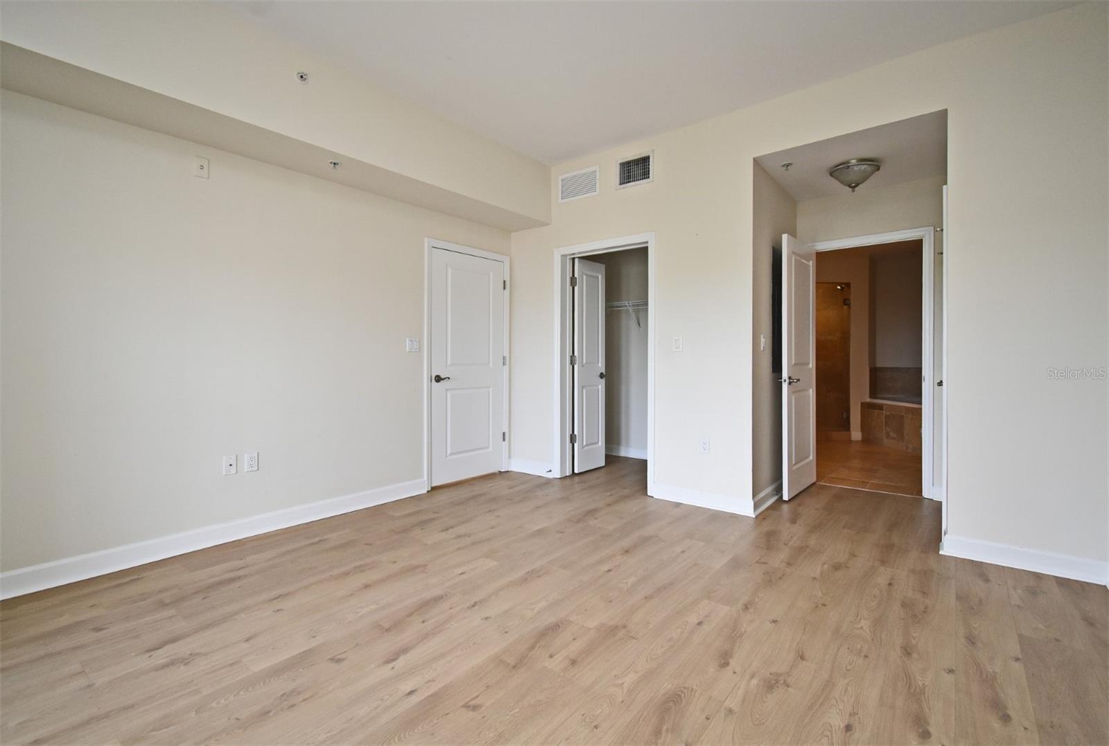 2305 EDGEWATER DR #171