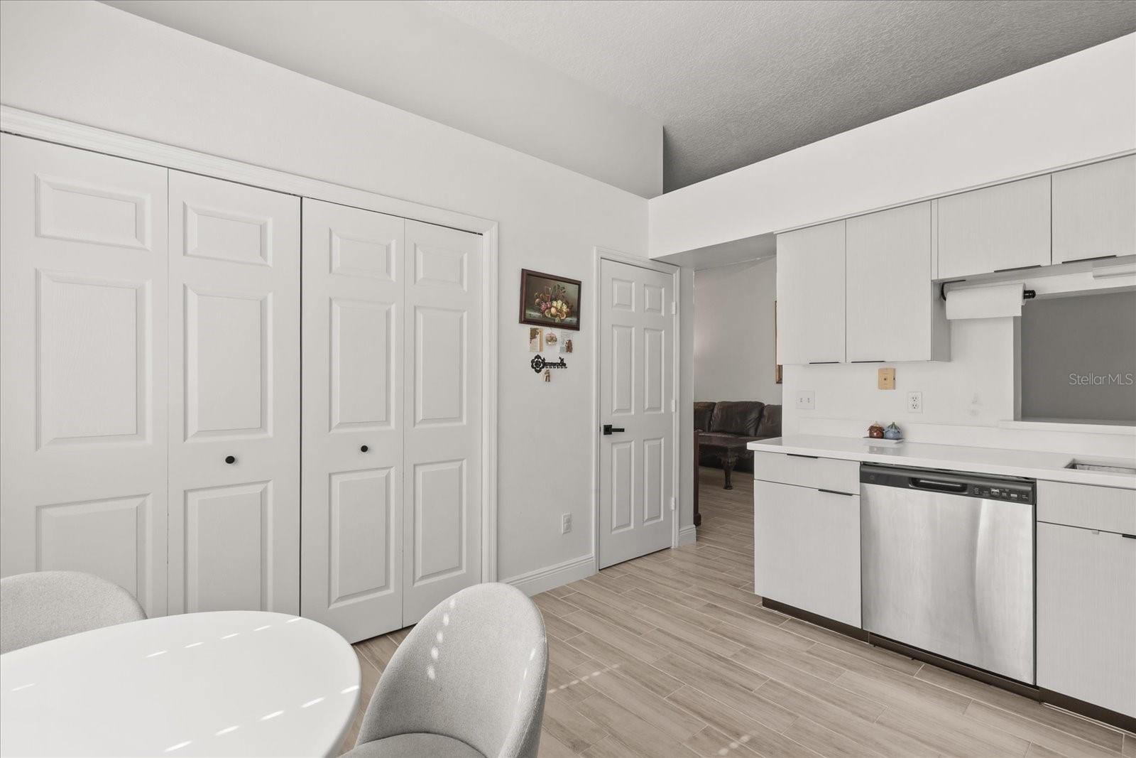 342 HANGING MOSS CIR