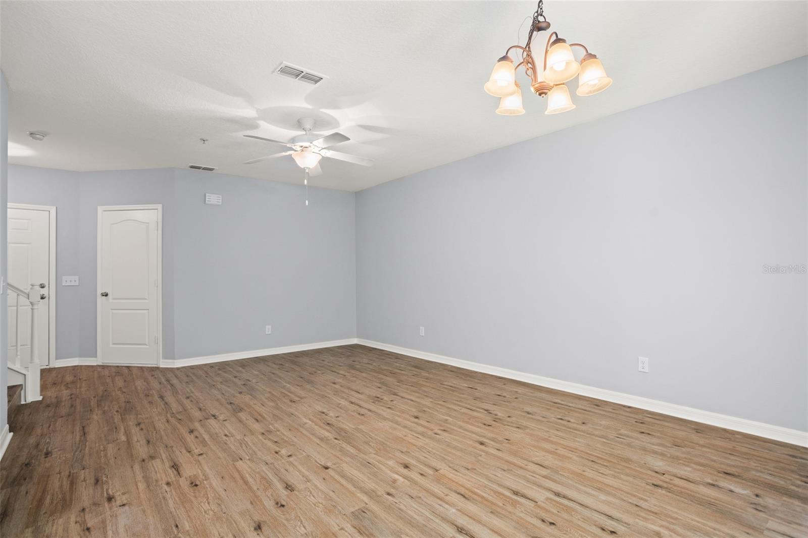 2161 CYPRESS VILLAS DR