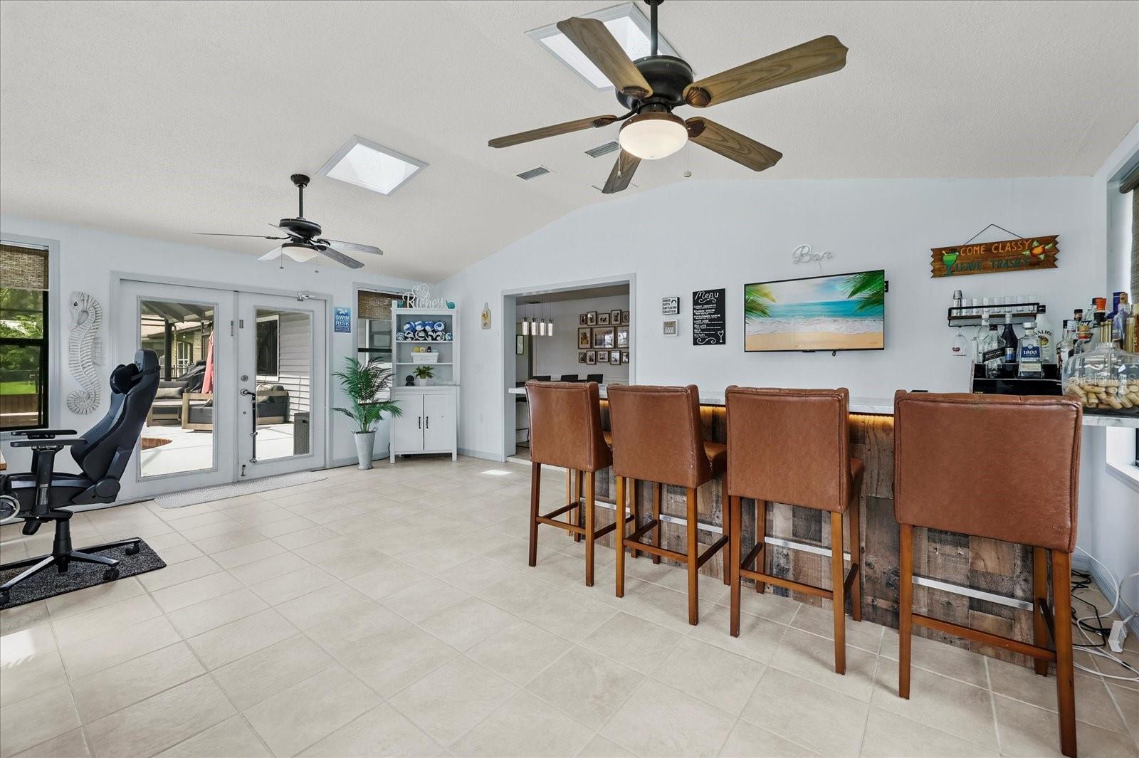 930 CHICKADEE DR