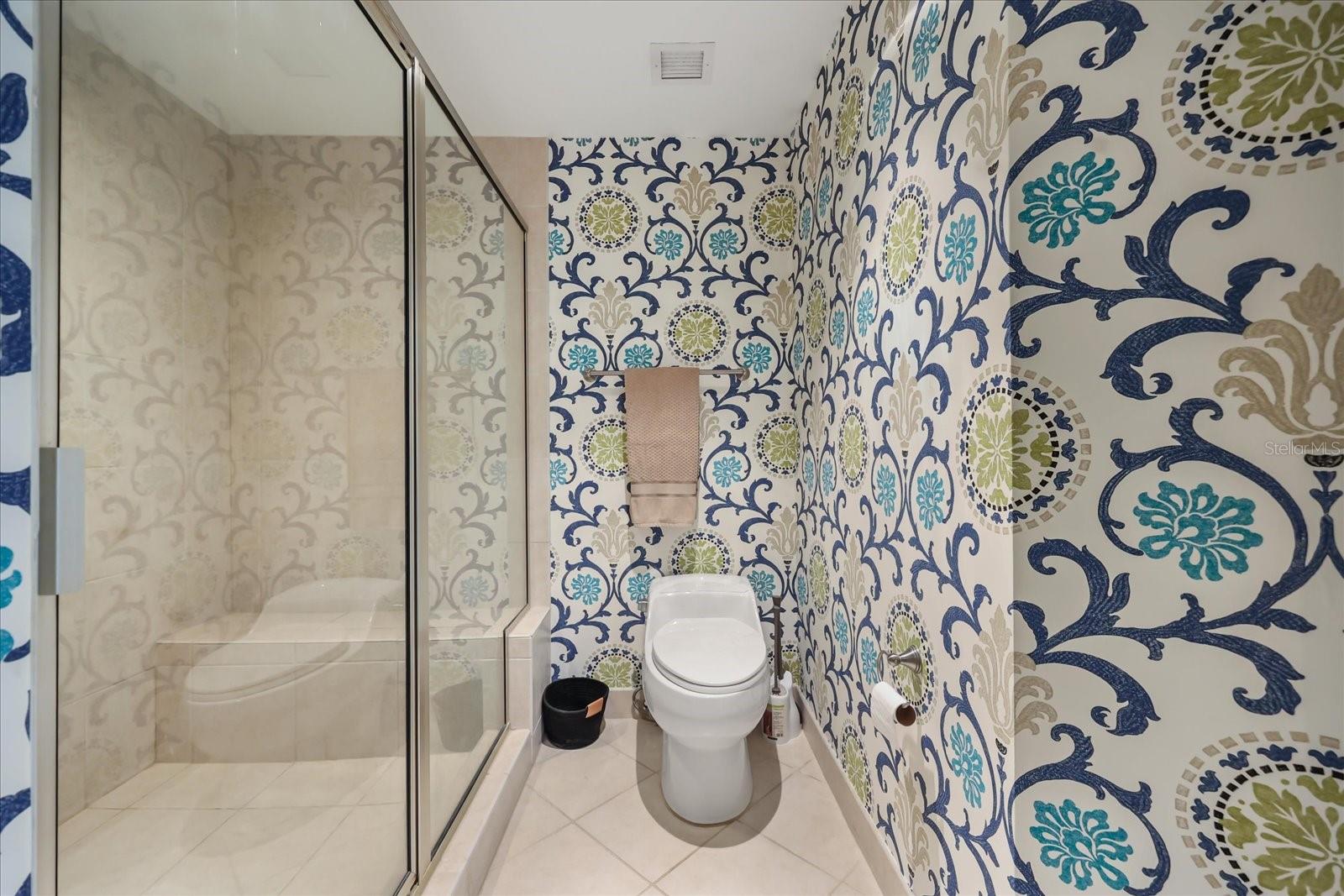 241 RIVERSIDE DR #902