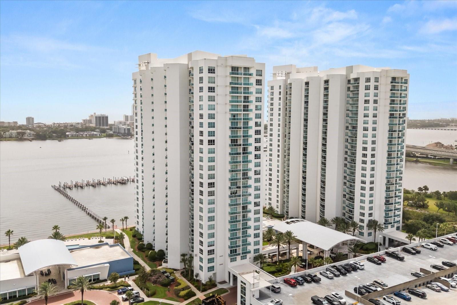 241 RIVERSIDE DR #902