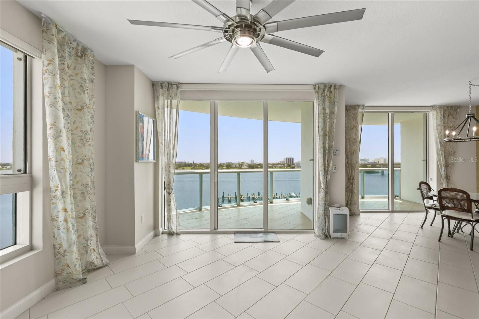 241 RIVERSIDE DR #902