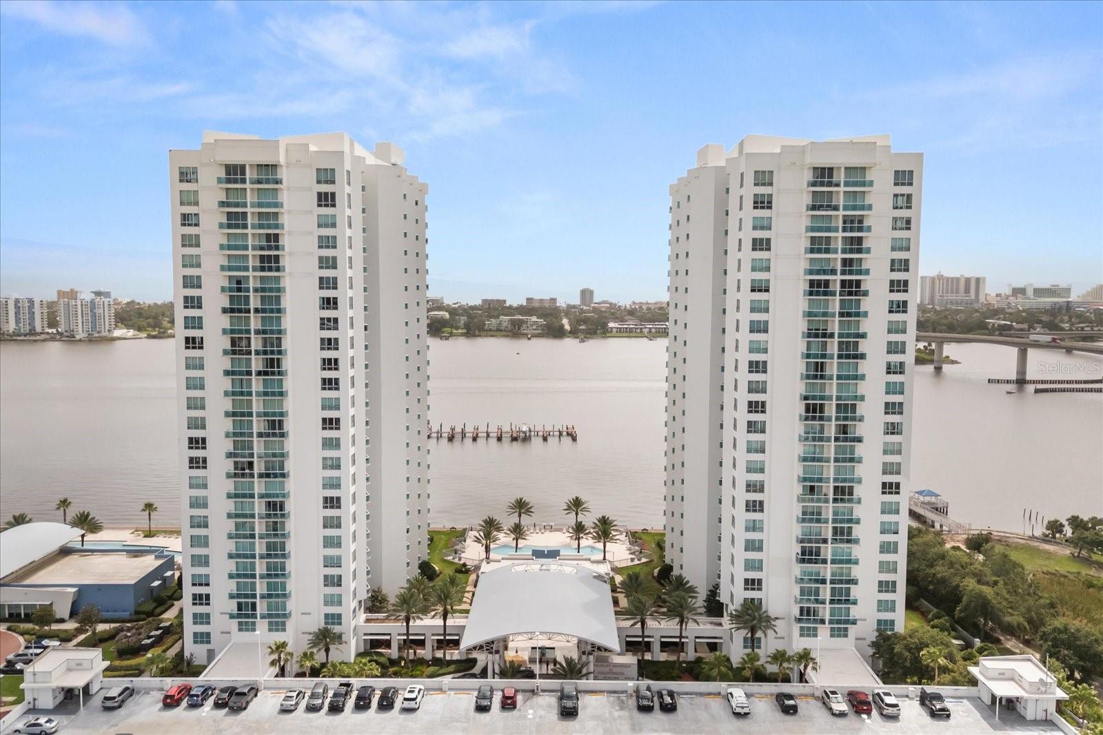 241 RIVERSIDE DR #902