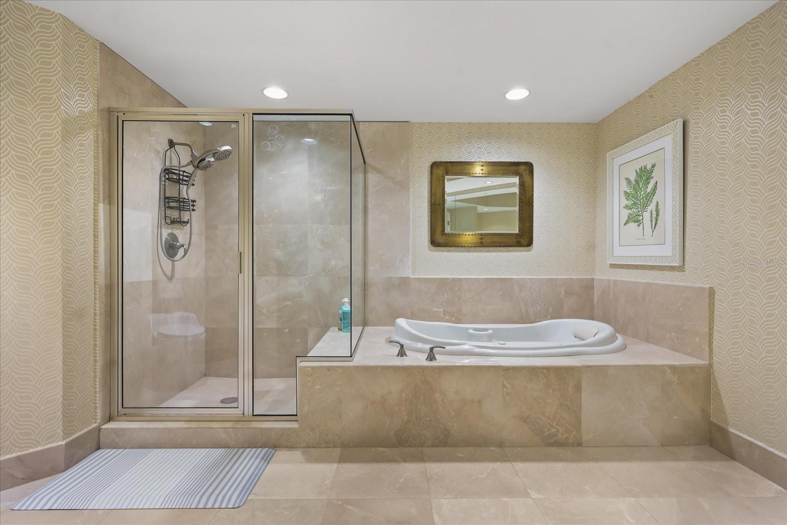 241 RIVERSIDE DR #902