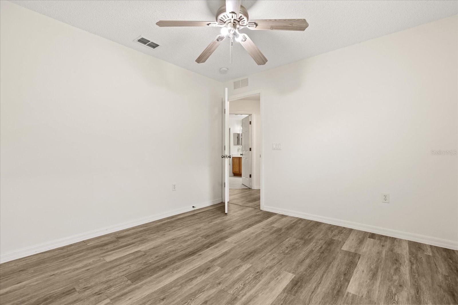 410 CENTRAL MARINERS DR