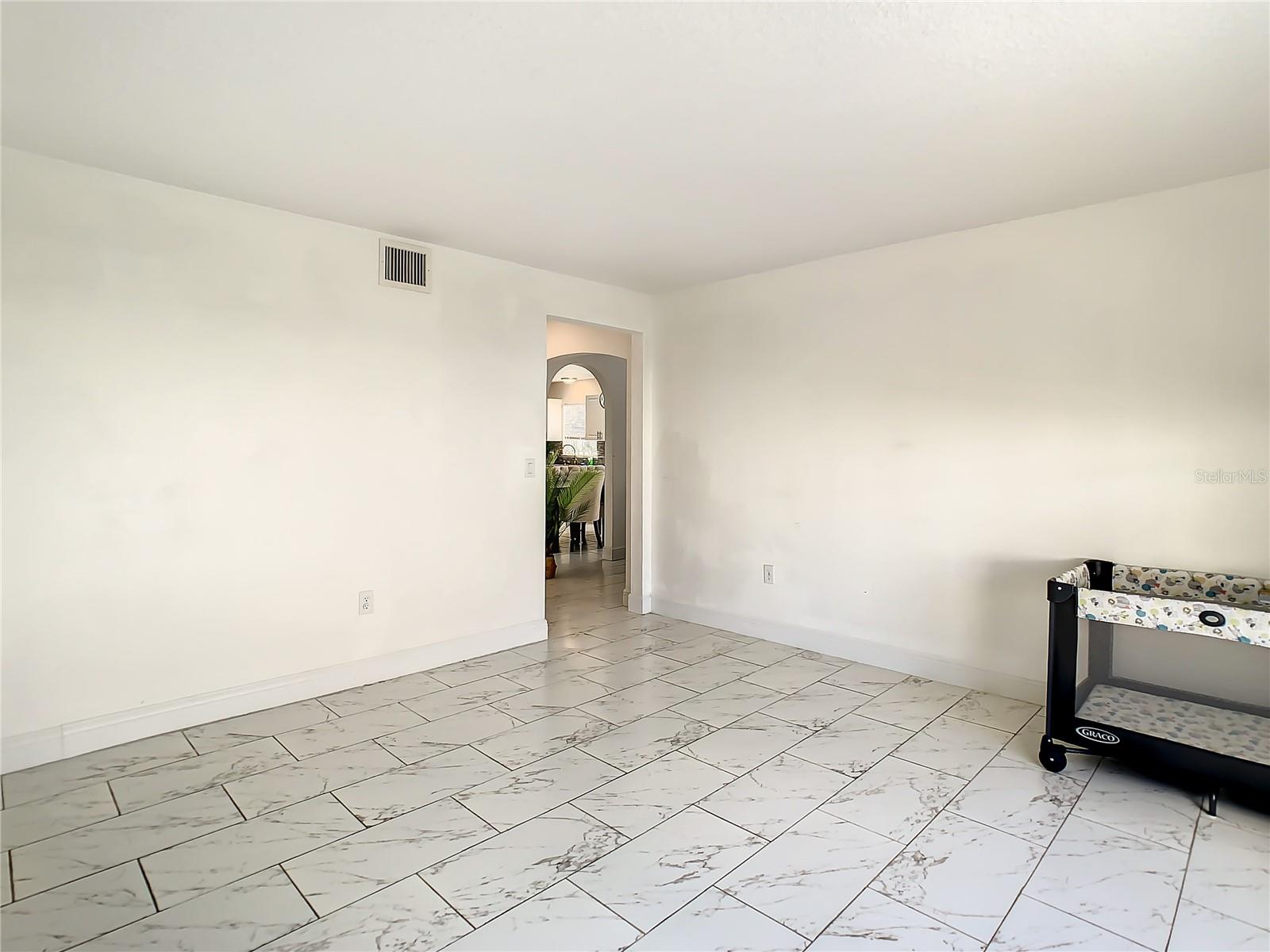 896 HUMPHREY BLVD