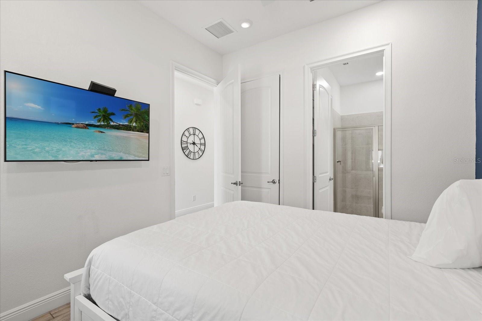 8017 SANDY TOES WAY