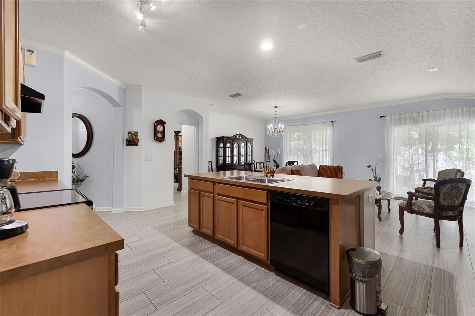11040 CAMPUS HEIGHTS LN