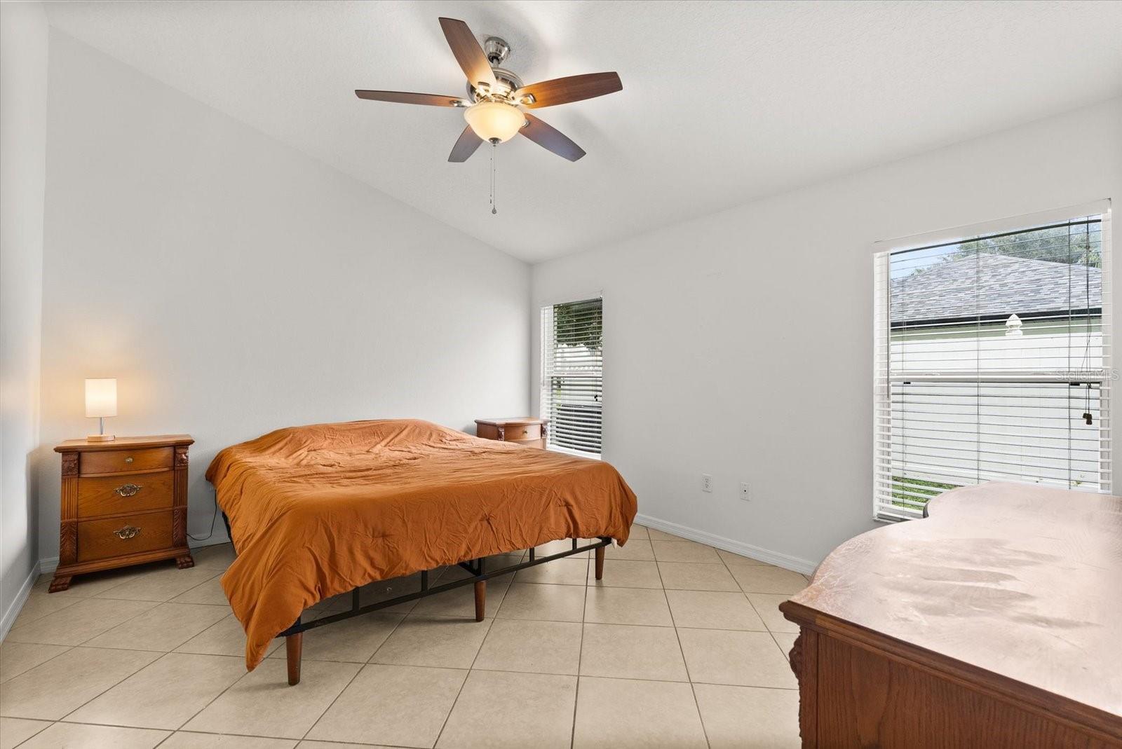 1011 VASSAR DR