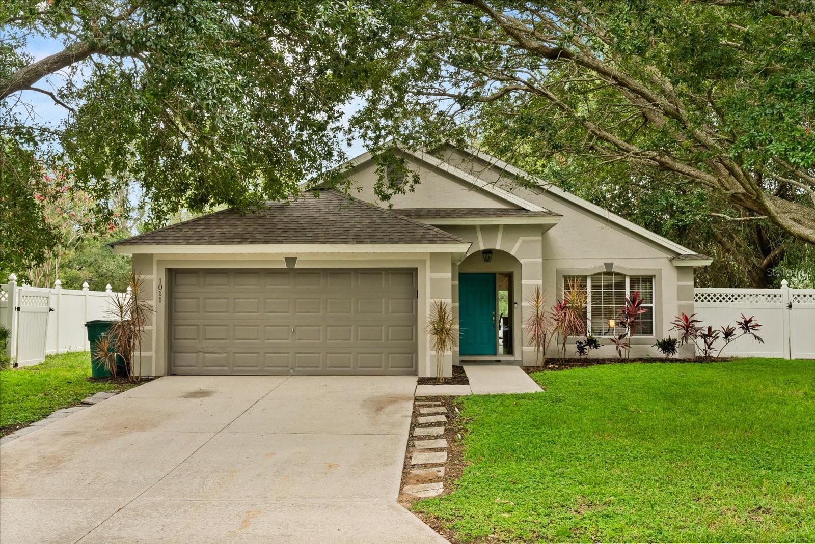 1011 VASSAR DR